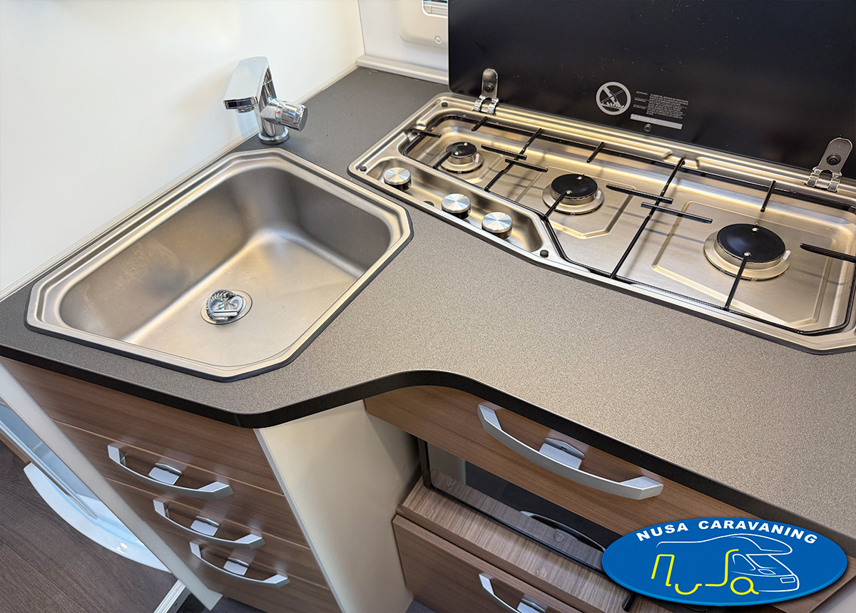 VENDIDO – ADRIA MATRIX 670 SC