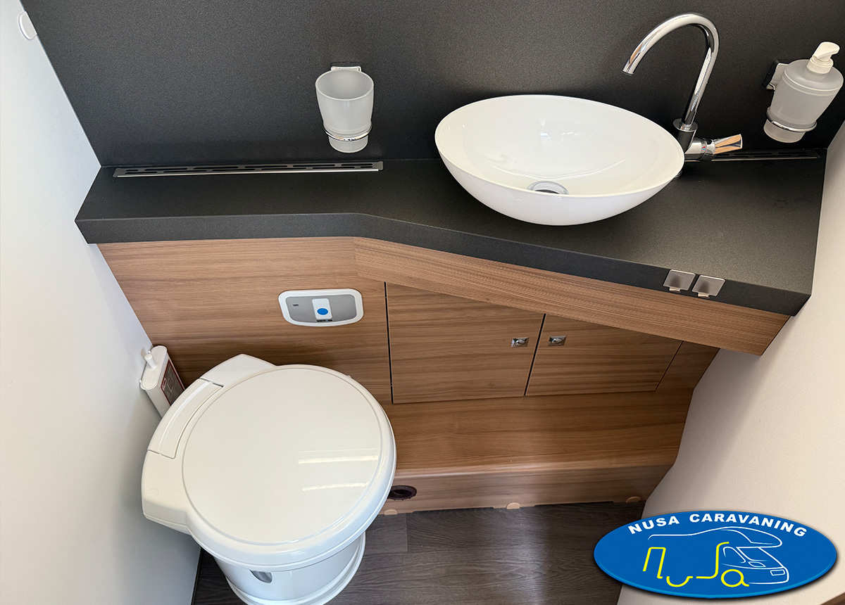 VENDIDO – ADRIA MATRIX 670 SC