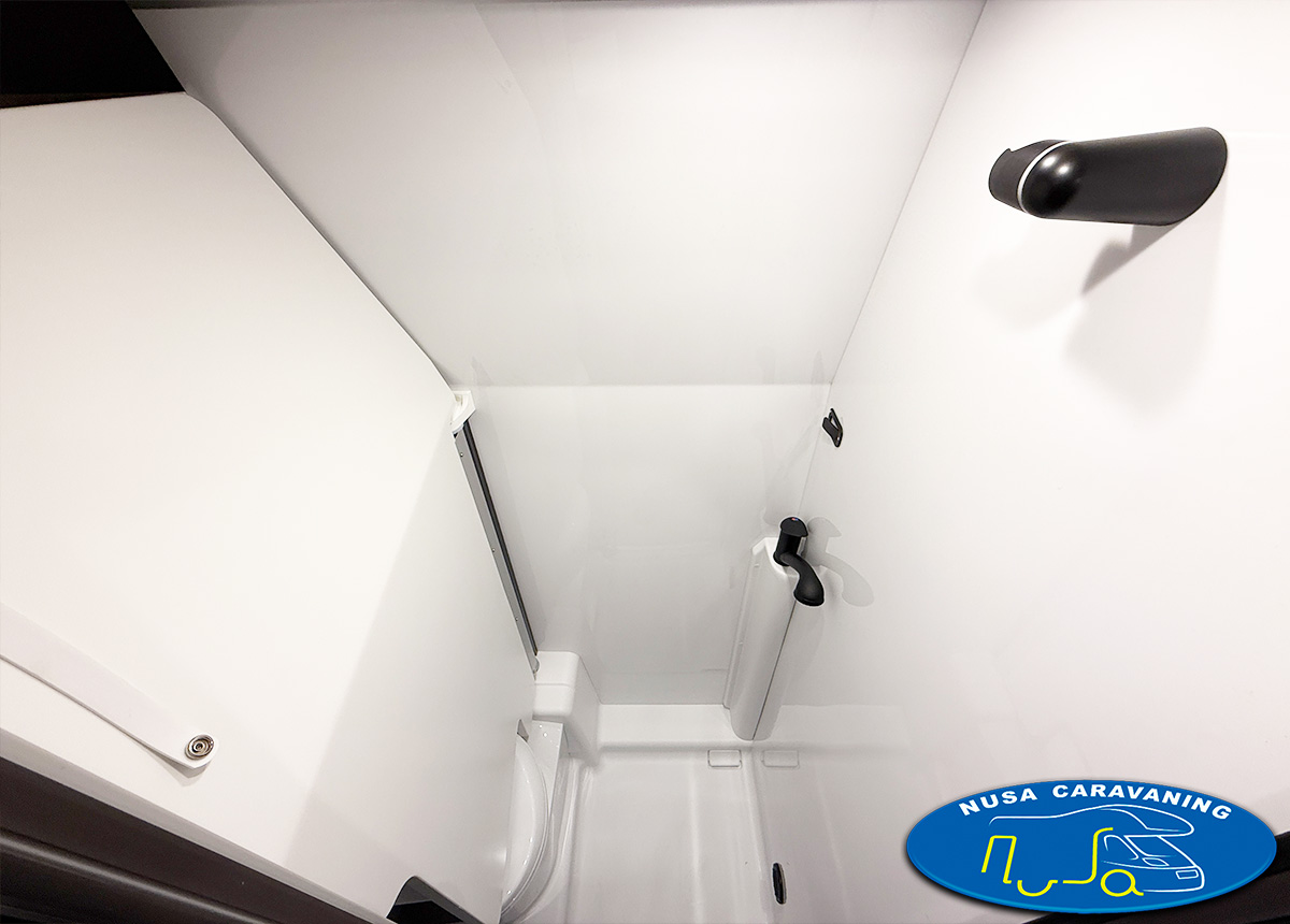 CAMPER BURSTNER C600 B66 TECHO